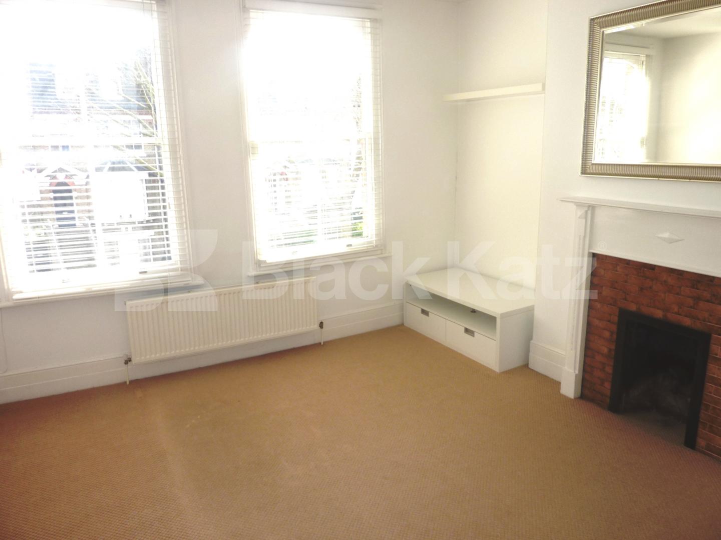 			USE OF GARDEN!, 1 Bedroom, 1 bath, 1 reception Flat			 Hartham Road, HILLMARTON CONSERVATION AREA